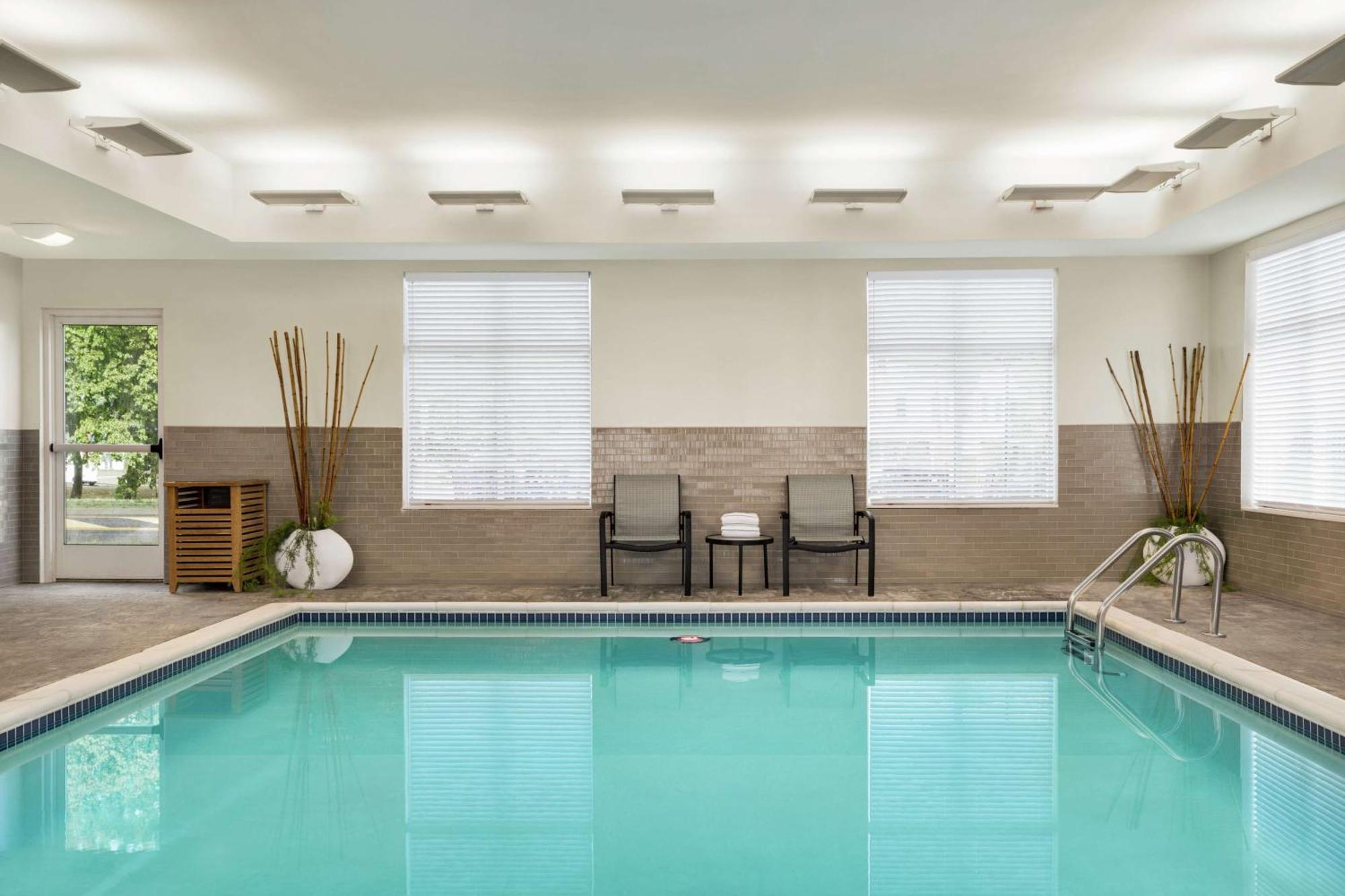Homewood Suites By Hilton Carlisle Bagian luar foto