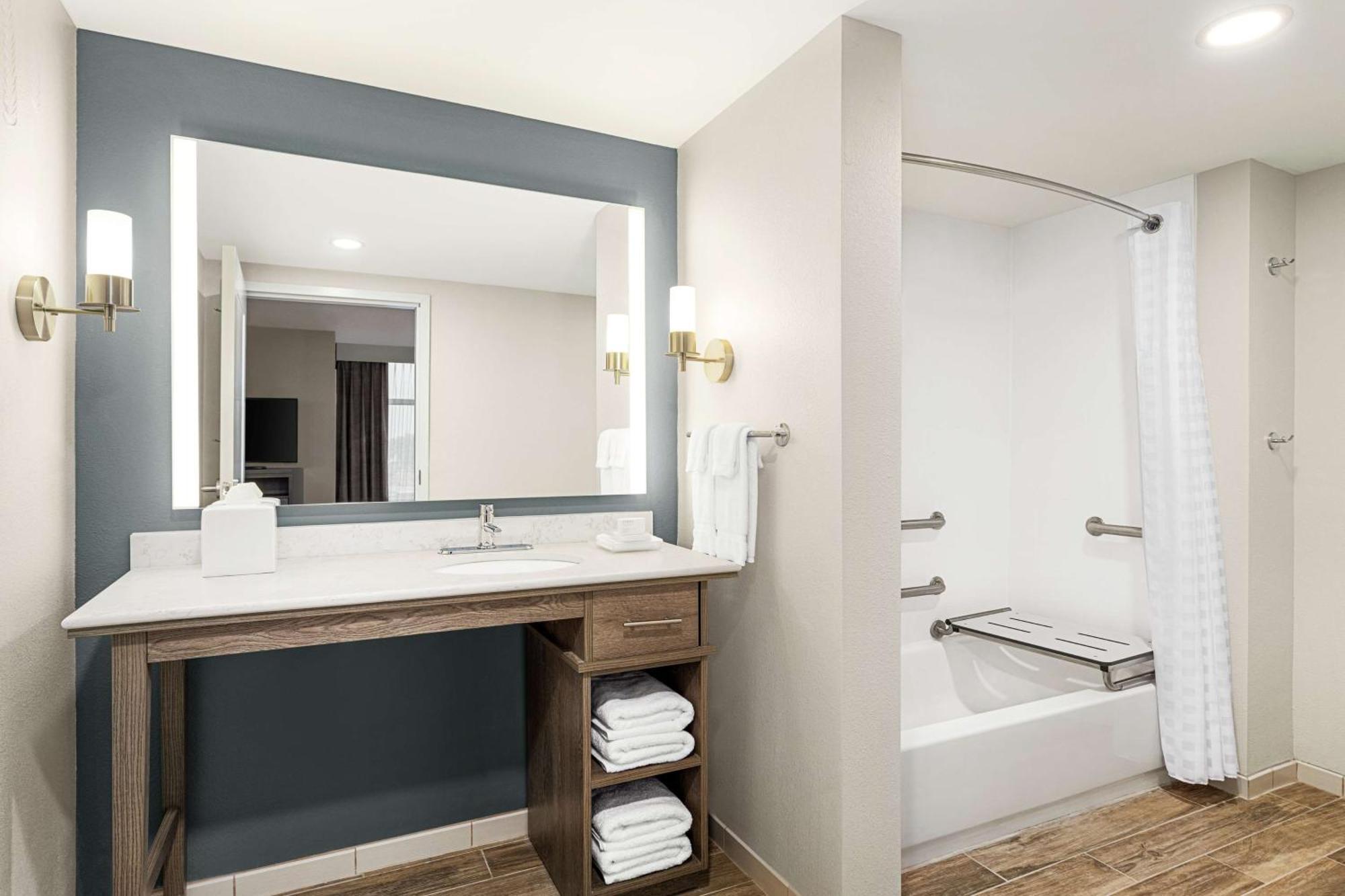 Homewood Suites By Hilton Carlisle Bagian luar foto