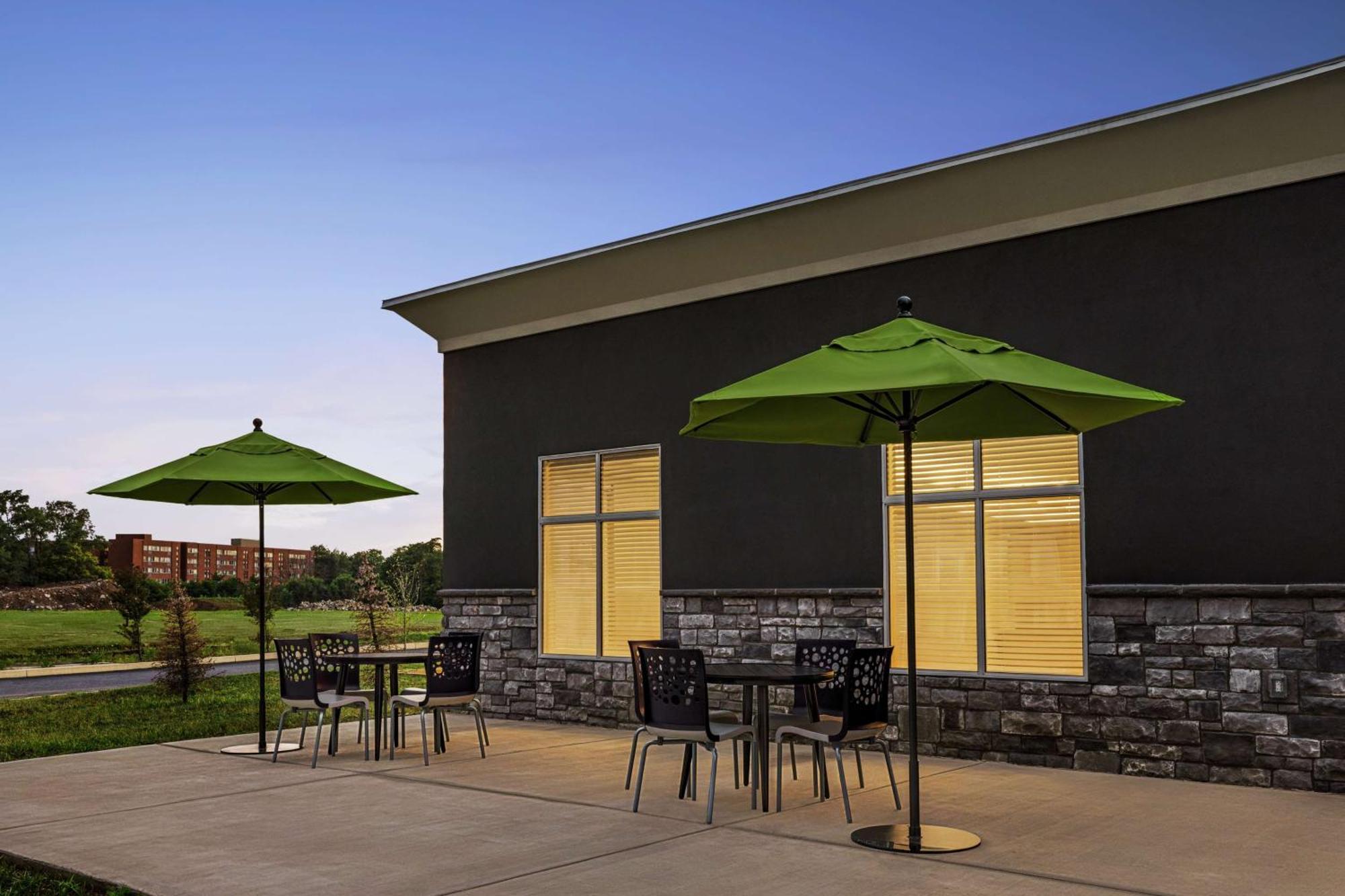 Homewood Suites By Hilton Carlisle Bagian luar foto
